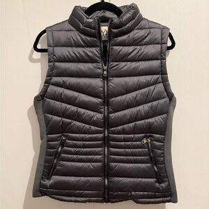 💖 YMI Silver Faux Fur Vest